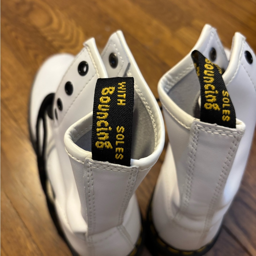 DOC MARTENS - Picture 2 of 3